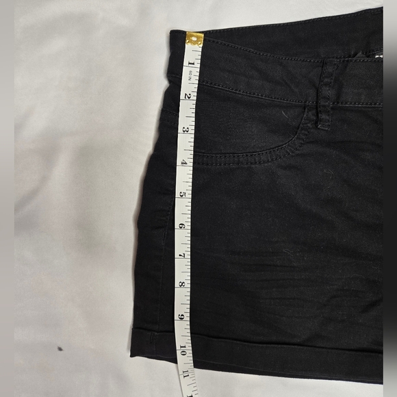 H&M Black Denim Shorts Size 6 – Classic Everyday Style - Picture 6 of 6